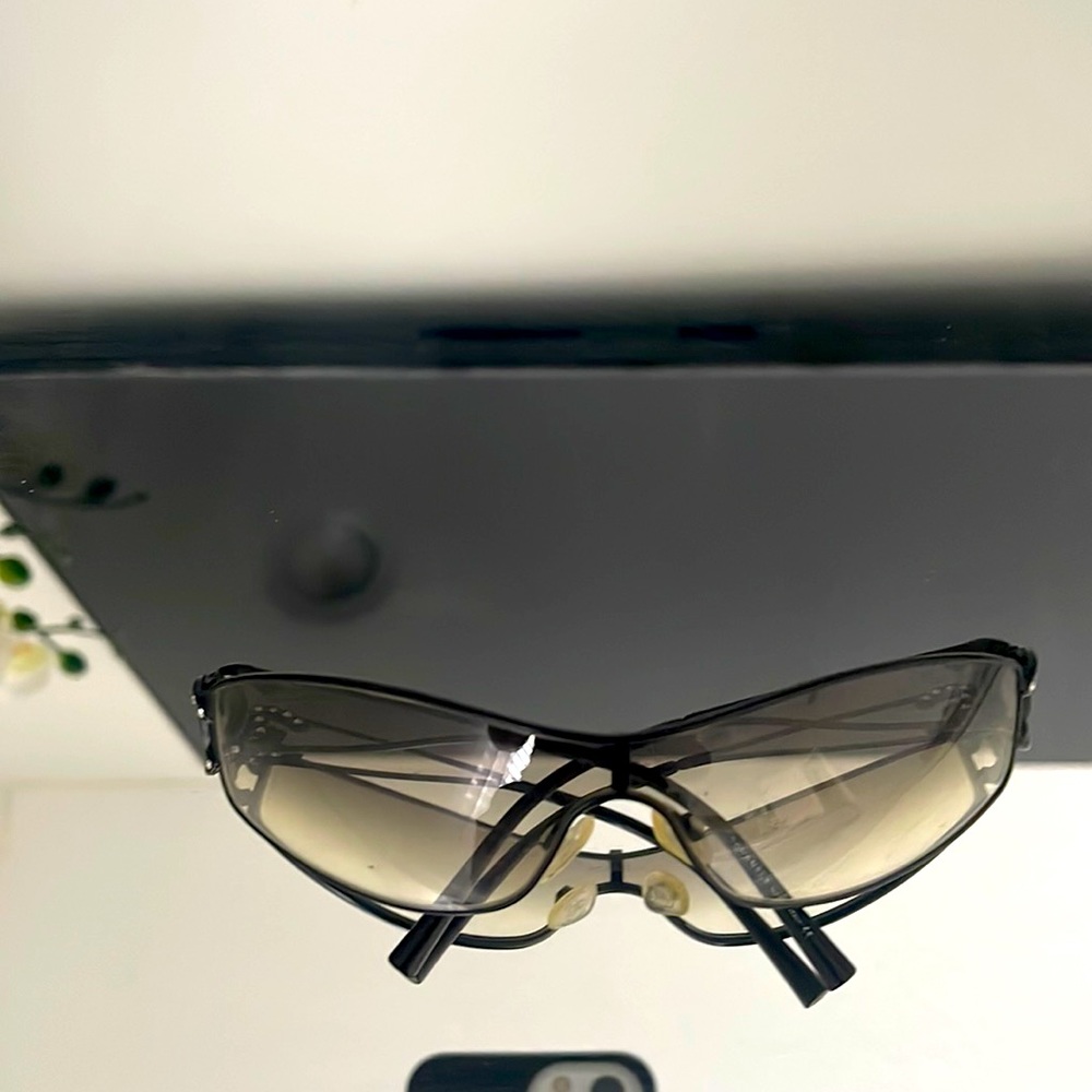 COPY - AUTHENTIC!!THIS IS REPOSH! LOVELY SUNGLASSES